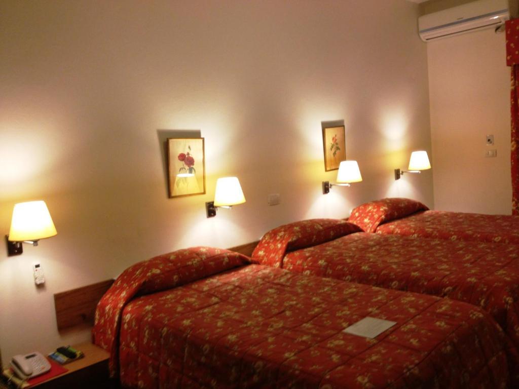 Embassy Hotel Beirute Quarto foto